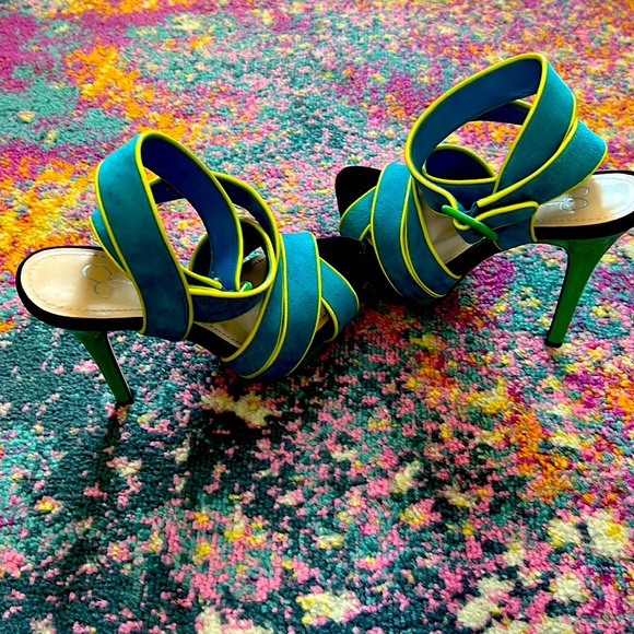 Jessica Simpson Evangela Suede Heels - Picture 14 of 17